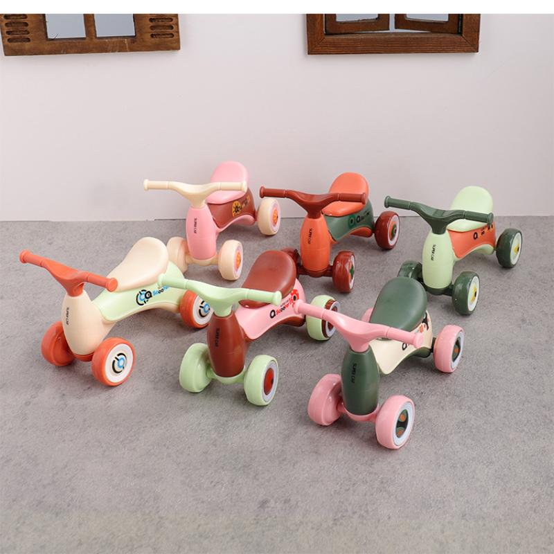 Kids Toys Scooter - Losowy 1 szt. Symulowany Mini Uroczy